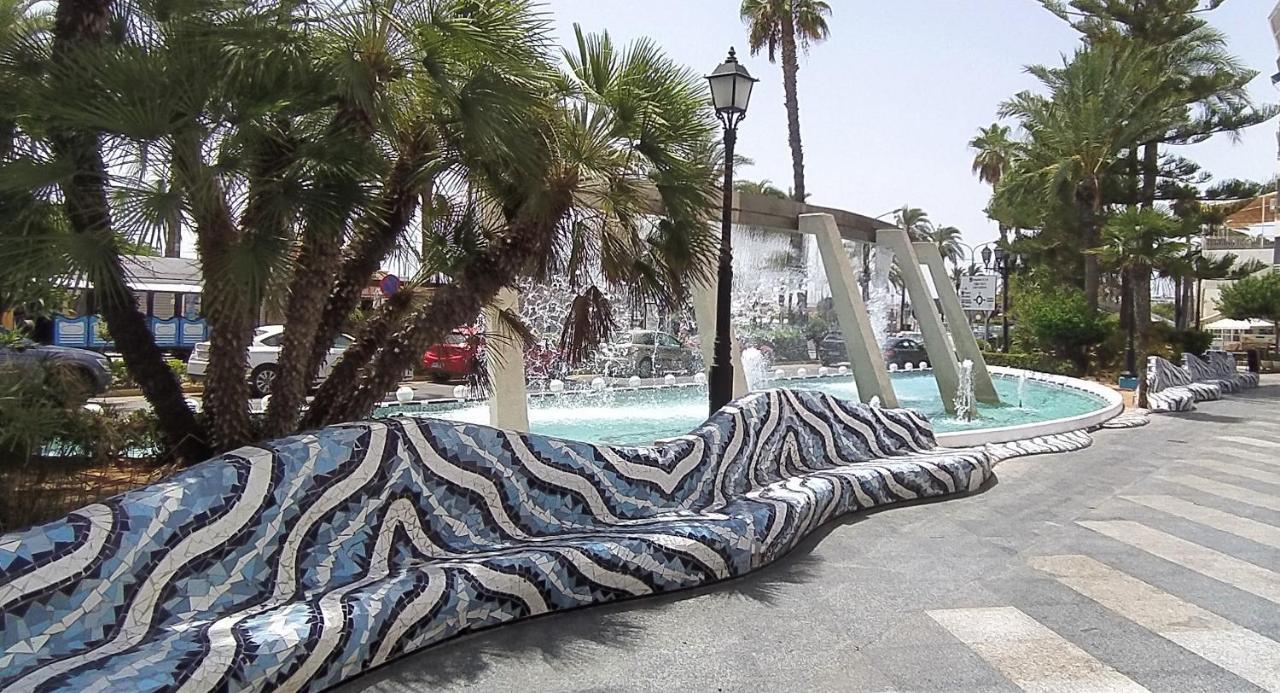 Naufragos Beach Apartment Torrevieja Exterior photo