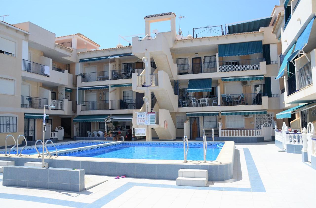 Naufragos Beach Apartment Torrevieja Exterior photo