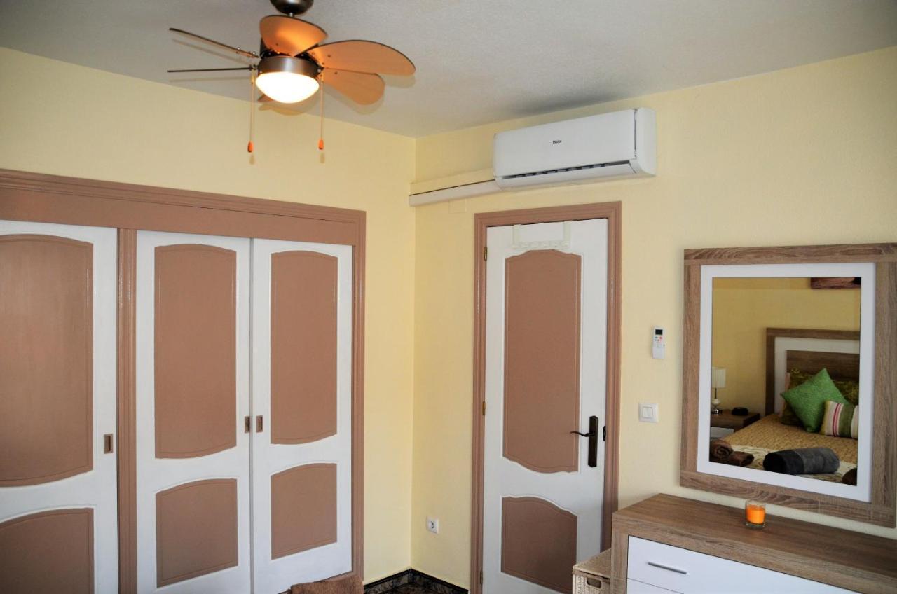 Naufragos Beach Apartment Torrevieja Exterior photo
