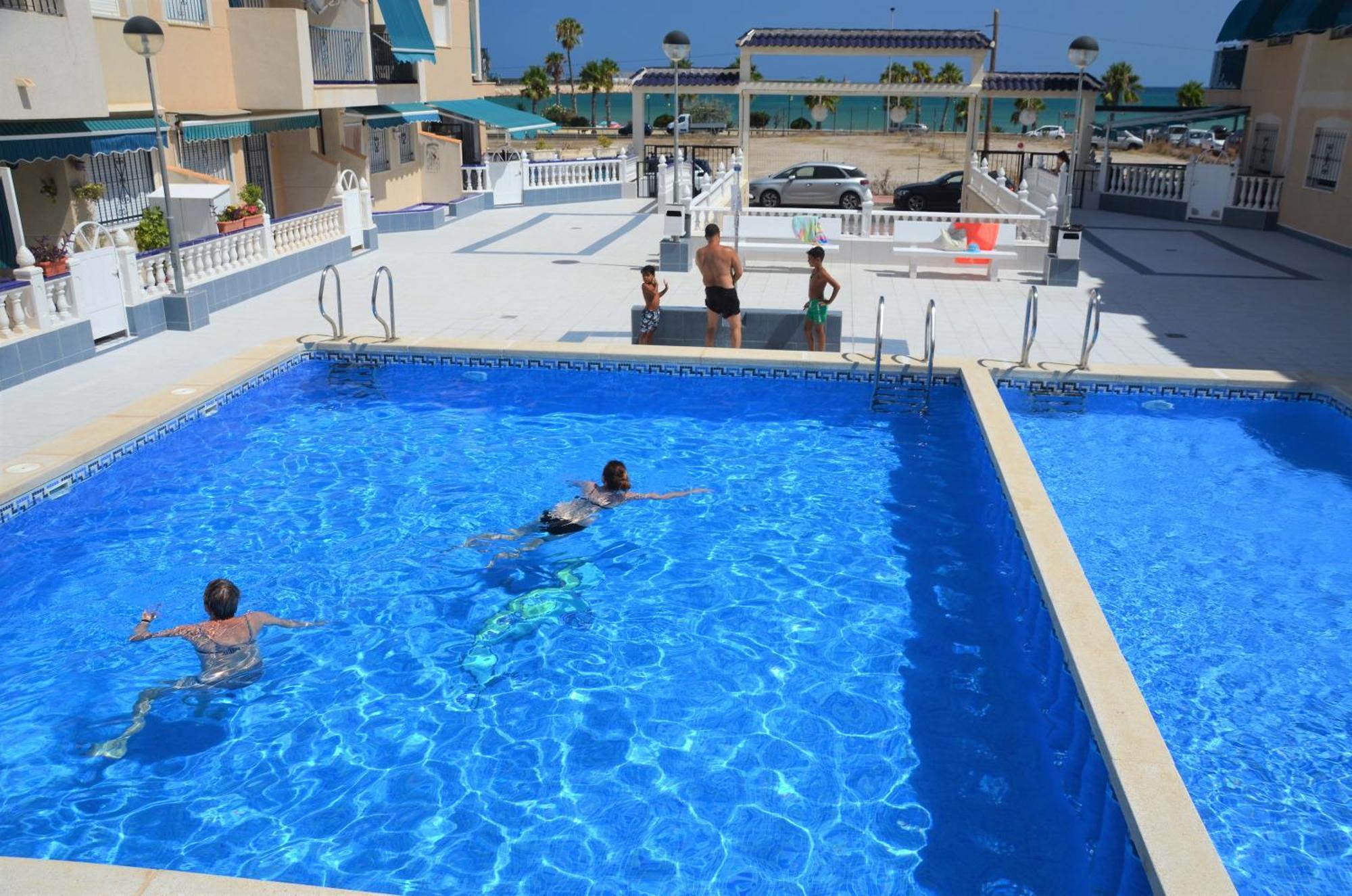 Naufragos Beach Apartment Torrevieja Exterior photo